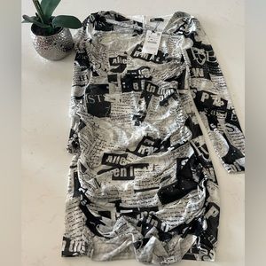 Size M Zara print dress brand new